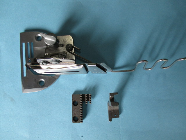 中古」 大興 D10-4 (四ツ折) (調整式バインダー) ミシン・縫製・用具ショップ