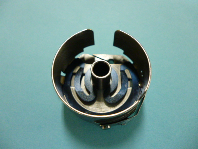 ボビンケース (千鳥) (倍釜用) (トヨタLZ2-D430) 「BC-DBM(Z1)-NBL」 ミシン・縫製・用具ショップ